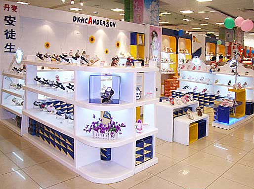 安徒生童鞋店面展示