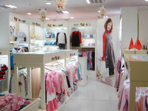 维欧佩尔童装店面展示