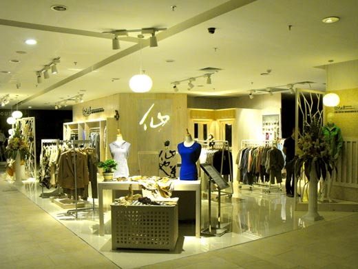 仙也慕女装店面形象展示