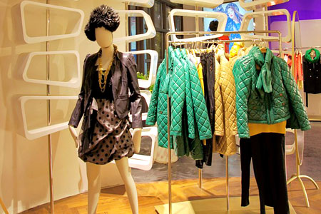 OZZO 欧尼迩品牌女装终端形象图