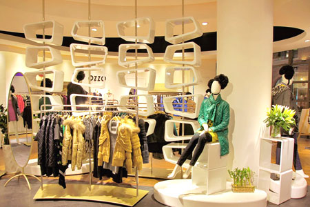 OZZO 欧尼迩品牌女装终端形象图