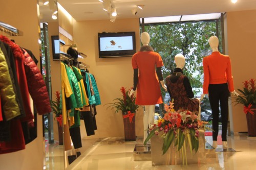 伊莎美诺店面展示