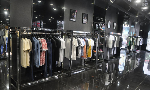 艾特时尚男装店面展示