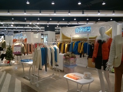 西子印象女装店铺展示
