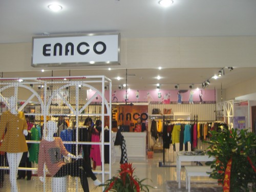 爱妮格女装店铺展示