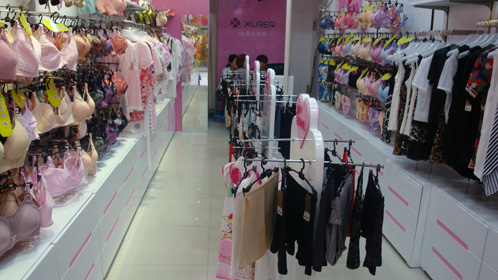 许贝儿内衣店面展示