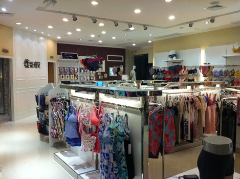 新感觉品牌内衣店铺形象展示