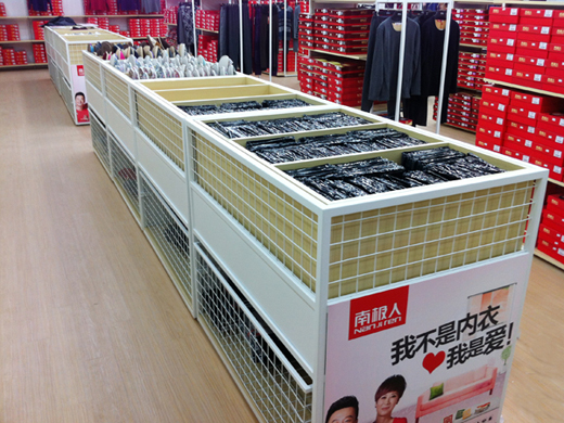 南极人店面展示