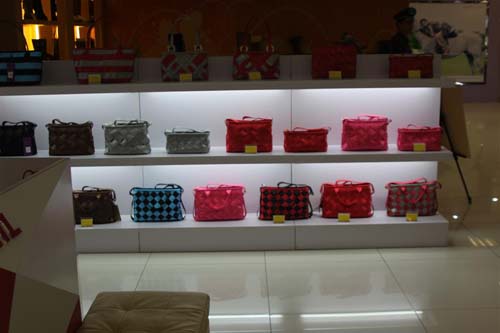 艾米利亚终端店面形象展示