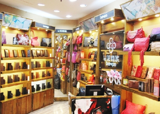 半坡饰族店面形象展示