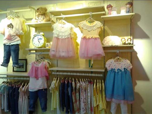 酷比乐童装店面形象图