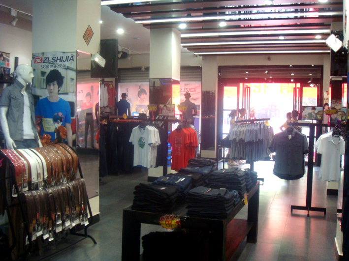 战狼世家店面形象