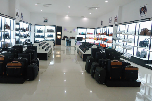 左岸皮具店面形象展示