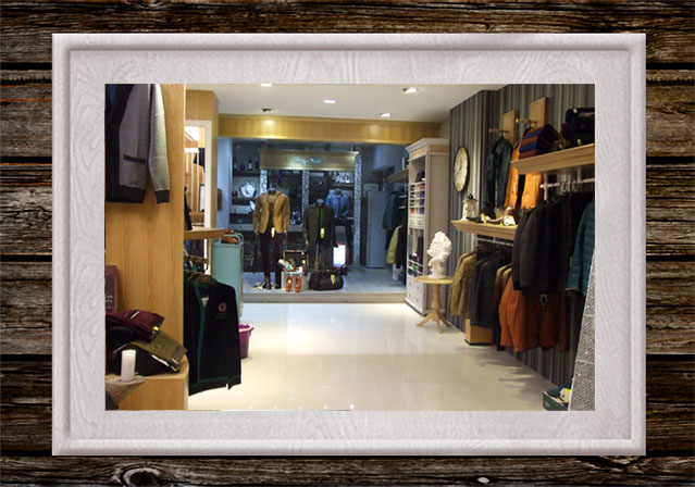 龙天下男装品牌店铺陈列形象