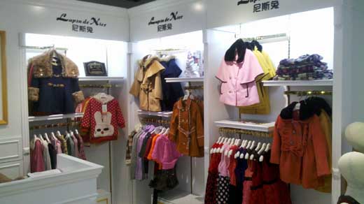 尼斯兔童装店铺展示