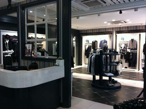 X132型男品牌温州旗舰店（国际店）