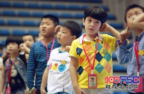 陈思成穿NICKIE童装剧照