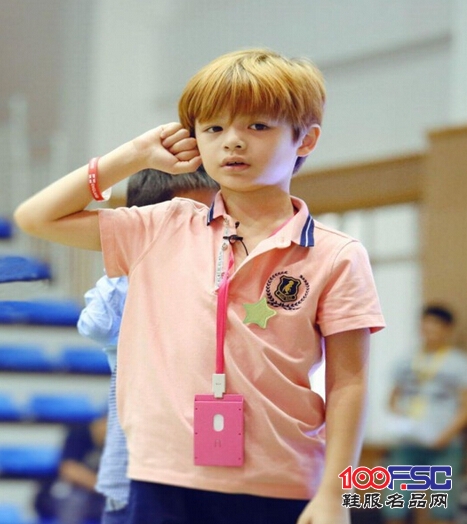 西蒙子着NICKIE童装剧照