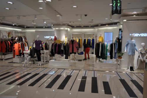 婉亦店面形象展示