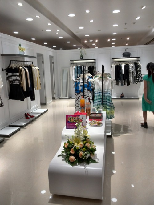 蓝黛圣菲女装店图片/实体店