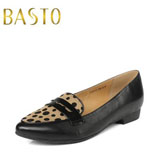 百思图混合材质平底方跟浅口真皮女单鞋