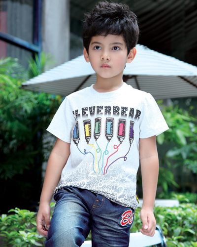 时尚男童白色短袖T恤