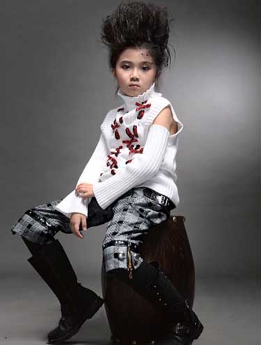 M&Q时尚白色针织女童装新款上市