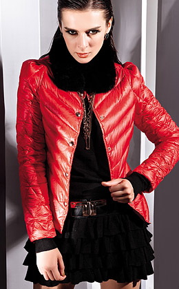 缤蔓时尚女装红色秋冬圆领女士秋冬新款上市