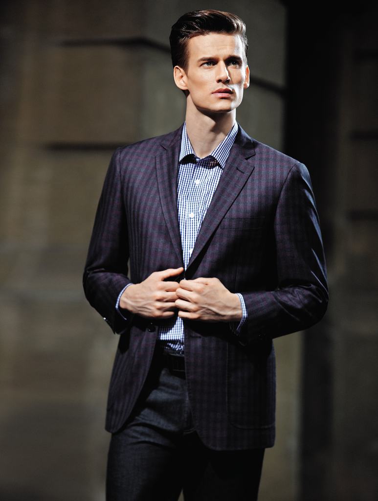 罗马帝王格子翻领西装时尚男装新款上市