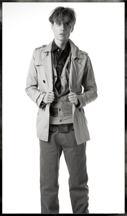 第二印象白色双排扣男士风衣新款上市