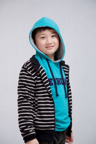 德帅日力黑白条纹男童卫衣款外套新款上市