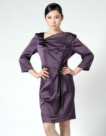 应大女装系列不规则领型捏褶九分袖连衣裙