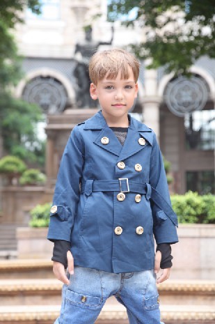 尼斯兔蓝色双排扣翻领男童风衣新款上市
