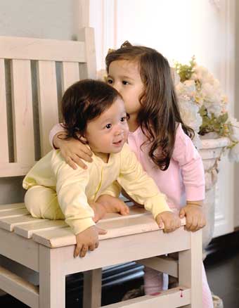 阿蕾丝婴童套装粉红色纯棉秋冬新款上市