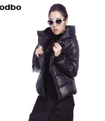 odbo欧宝 秋冬新款 女款保暖经典款连帽短款棉衣
