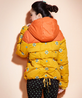 木果果木2013秋冬新款女装雪花刺绣韩版加厚修身