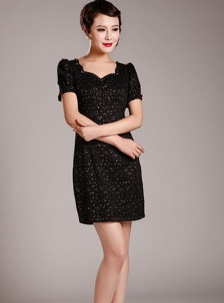 威芸白色豹纹蕾丝镂空钉珠修身连衣裙