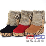 唯美坡跟高跟毛毛带吊饰圆头绒面高跟鞋