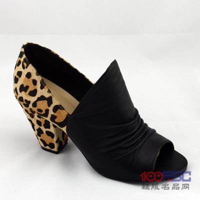 雅唯妮女鞋豹纹拼接鱼嘴凉鞋