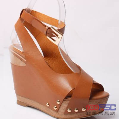 雅唯妮松糕跟罗马凉鞋