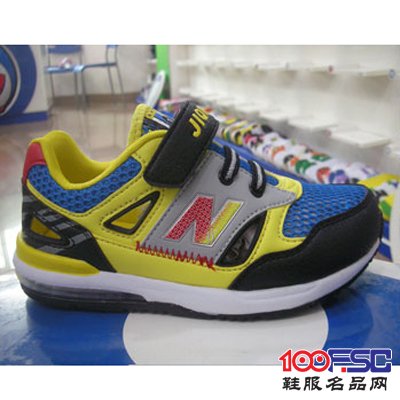 机器猫童鞋产品展示