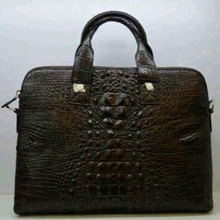 德浦鳄鱼皮手提休闲男包