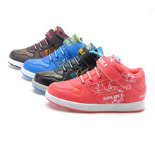 华拉利橡胶休闲鞋儿童鞋运动鞋