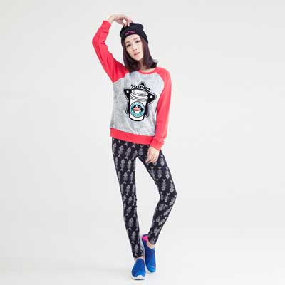 Holymoly 女款咖啡星星圆领套头卫衣