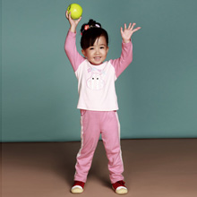 润婴宝2012秋冬系列巴洛克拼接T恤外出服