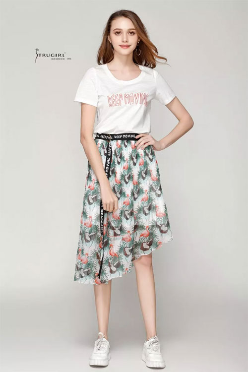 TRUVIVI楚薇薇<a href='http://news.china-ef.com/list-83-1.html' style='text-decoration:underline;' target='_blank'>女装</a>印花的美 夏天同样戒不掉!