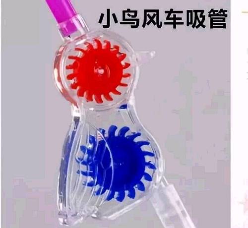 这些创新为双童吸管带来了很高的溢价,比如传统吸管每支6~7厘钱,双童一款可在关节处折出各种花型的艺术吸管2009年时能卖到1毛钱。有些适用于特殊使用场景的吸管更贵。