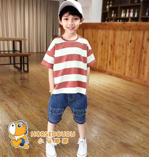 换上小马嘟嘟品牌童装 做一个清新萌娃！