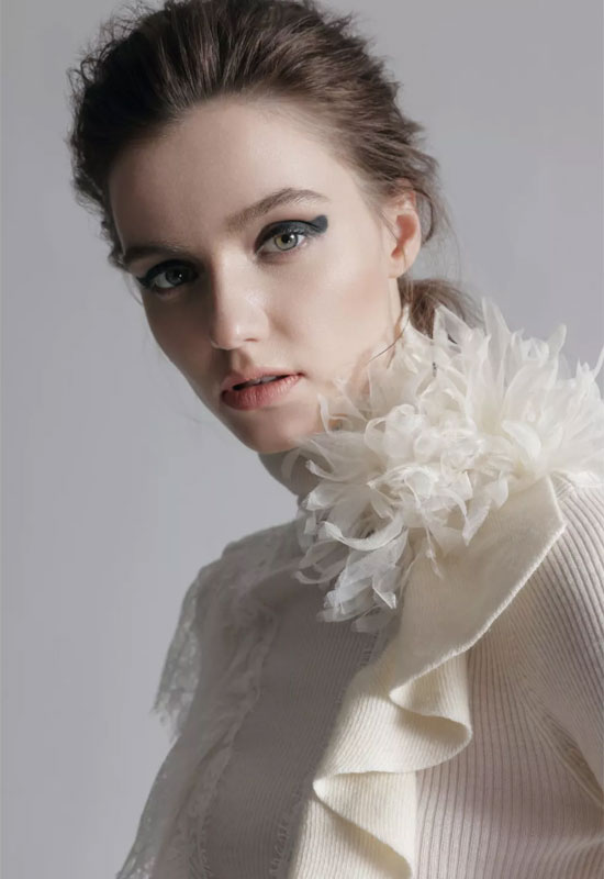 HONB红贝缇<a href='http://news.china-ef.com/list-83-1.html'  style='text-decoration:underline;'  target='_blank'>女装</a>2018秋冬<a href='http://news.china-ef.com/list-107-1.html'  style='text-decoration:underline;'  target='_blank'>新品</a>形象大片