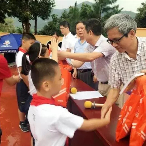 剑桥 | 爱心助力，共筑新时代教育梦